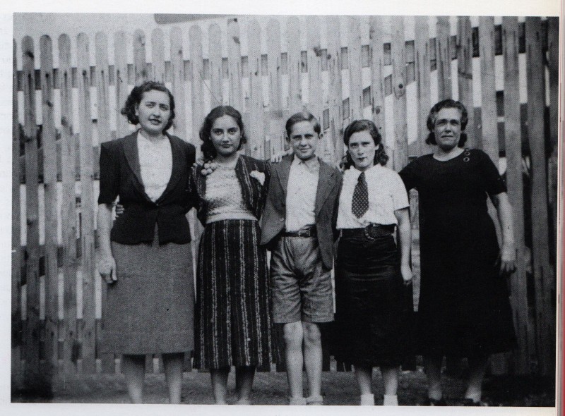 Foto de dues familias exiliades a França , 1939