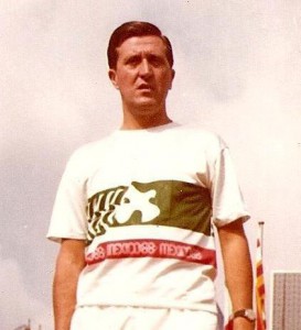 Guillem Ros participant als Jocs de Mèxic del 1968 i amb una gran trajectòria, durant la seva vida esportiva, tan d'atleta com de President de la Federació Catalana d'Atletisme.