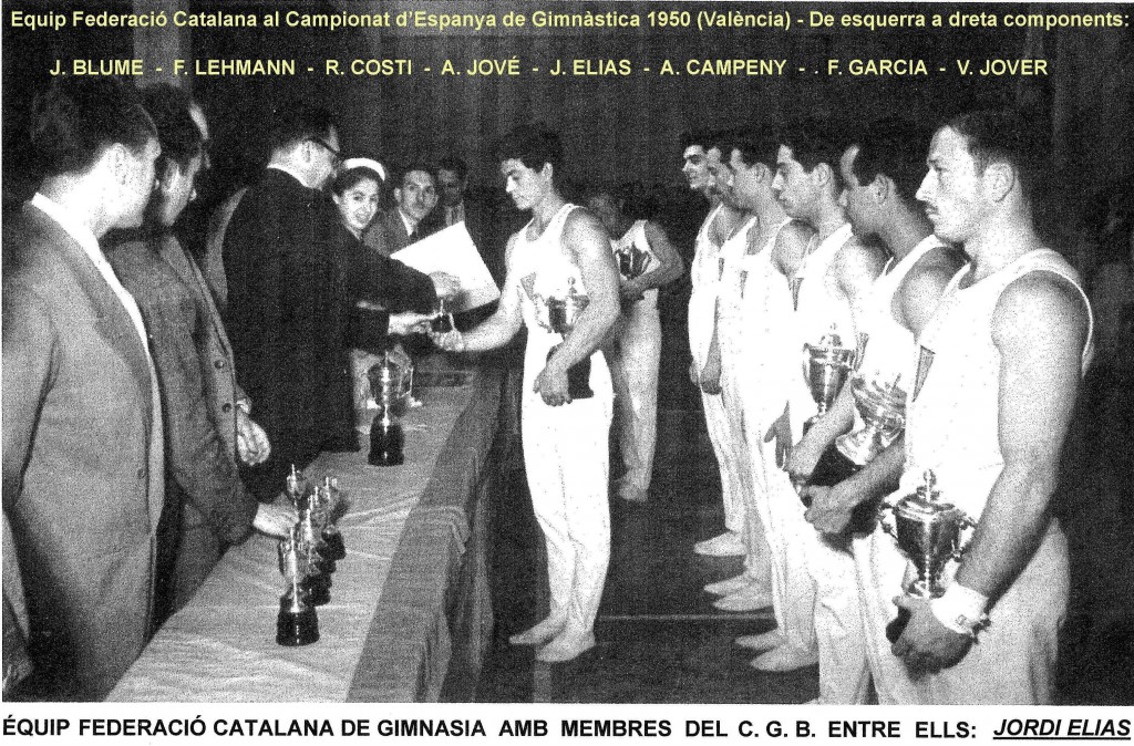 Moment de recollir els premis del Campionat de Gimnàstica esportiva celebrat a València. Equip de la Federació Catalana de Gimnàstica en el que participava el nostre millor gimnasta: Jordi Elias Pérez.
