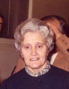Senyora Quimeta recepcionista del Barcelonès des dels anys 50's fins la dècada dels 80's el dia del seu Homenatge per Jubilació