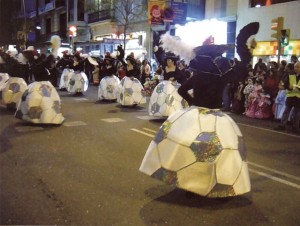 "Les pilotes la politica del poble", coreografia devant del jurat, de la rua de Sants ,en la que vam guanyar el premi a la la "SATIRA"2008